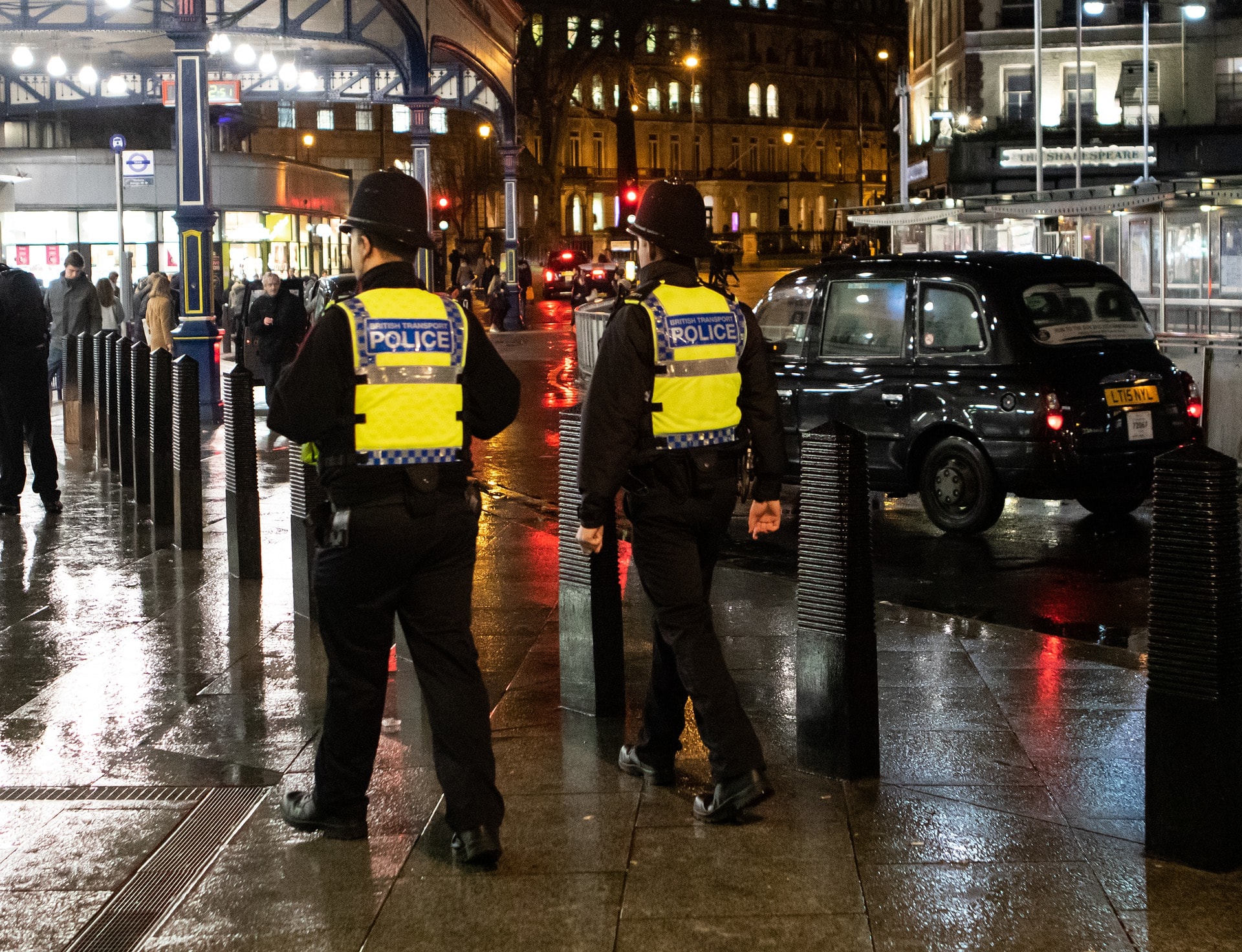 british-transport-police-48093811920-min.jpg